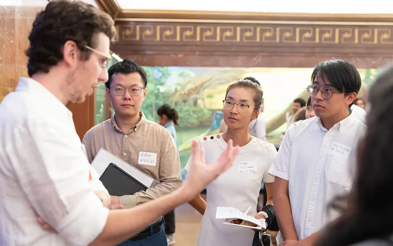 alum talking to students